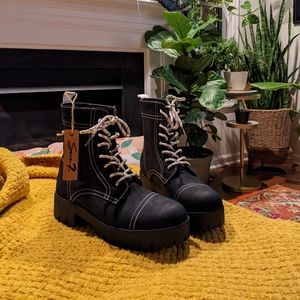 Seven7 combat boots NWT